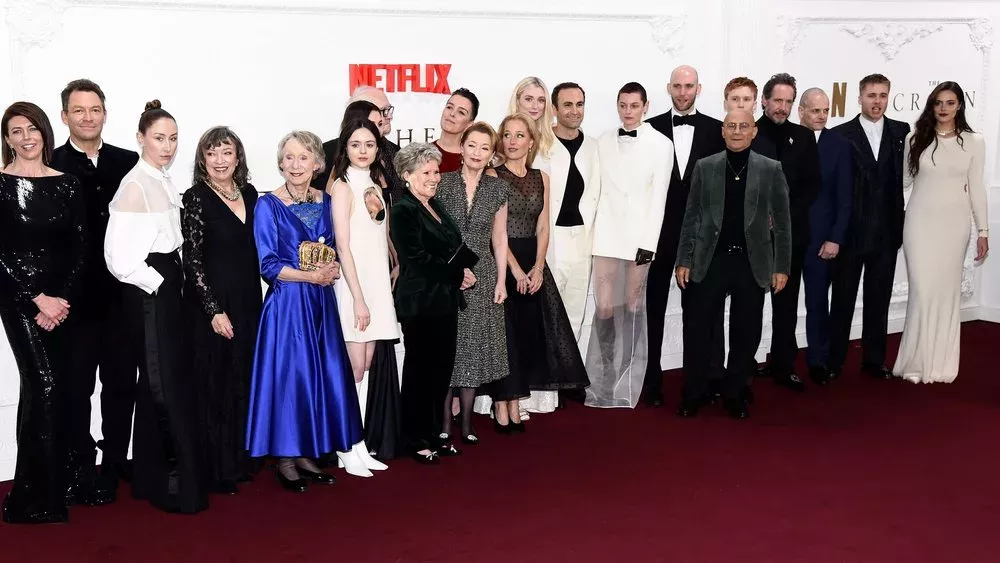 "Familientreffen": Alte und neue "The Crown"-Stars feiern in London