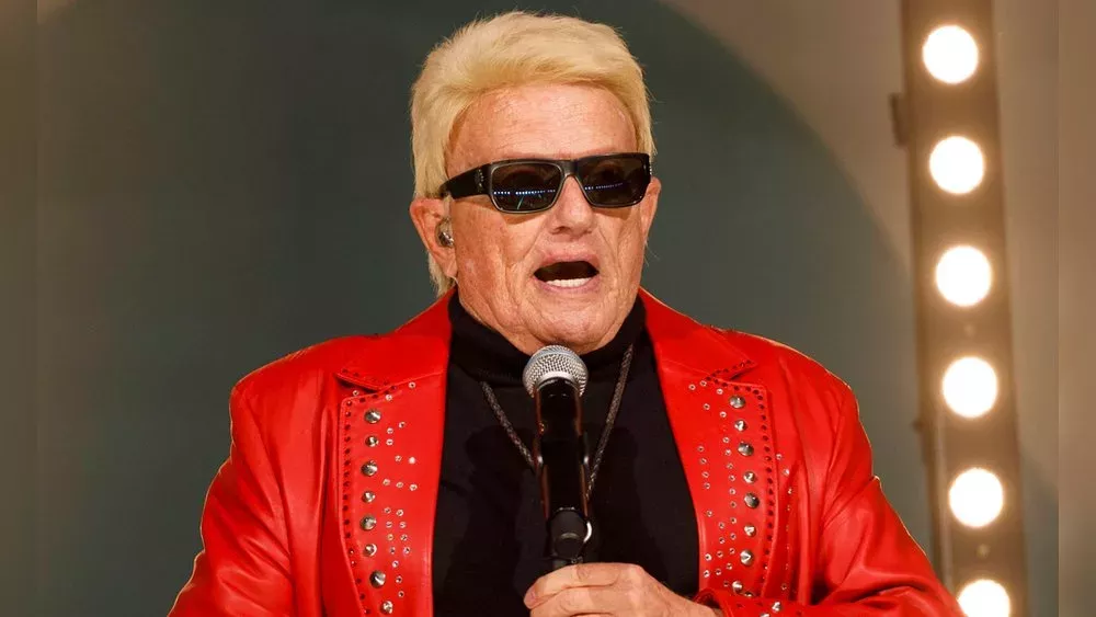 Mitten im Schneechaos: Heino platzte auf der Autobahn ein Reifen