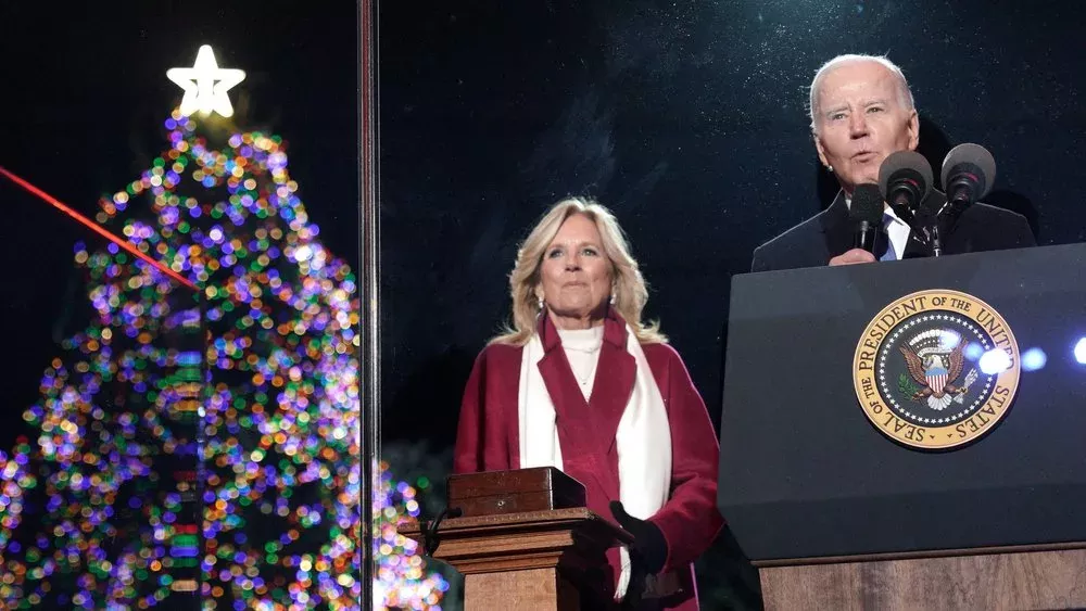 Weihnachtsbaum leuchtet: Joe Biden sorgt für festliche Stimmung