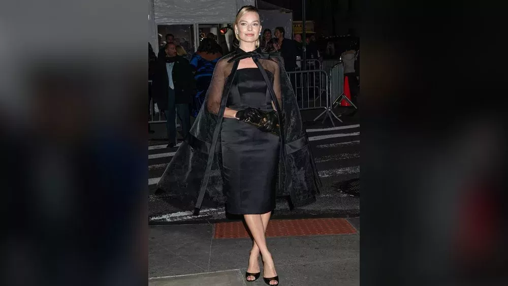 Nie wieder Pink? Margot Robbie präsentiert schwarzen "Barbie"-Look