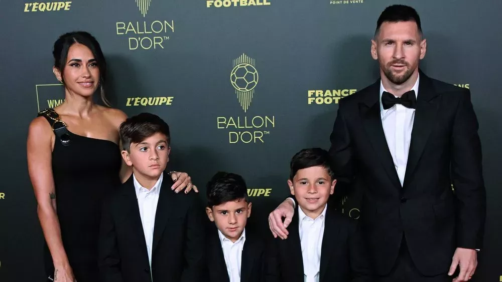 Lionel Messi: Mit der Familie zur Preisverleihung in Paris
