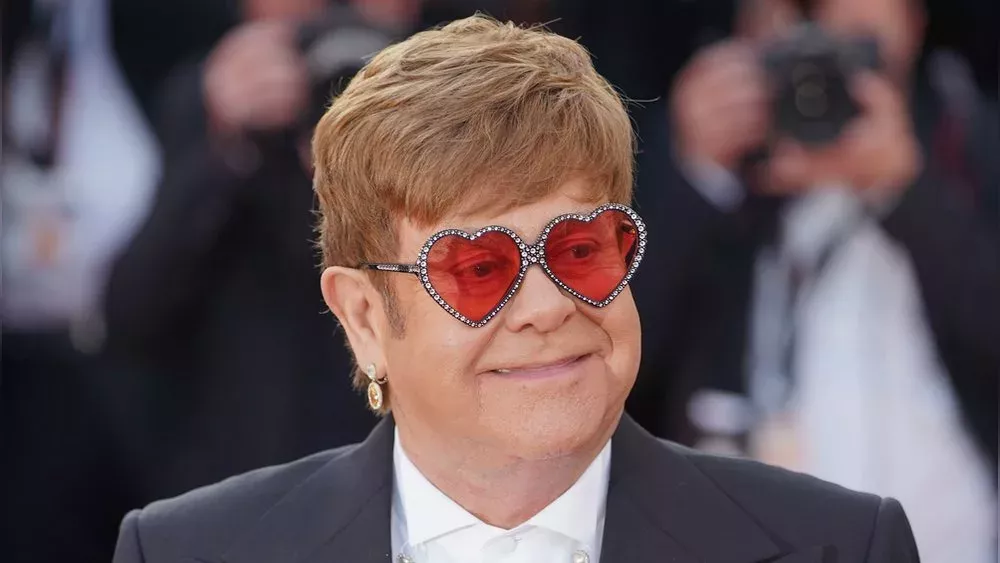 Elton John: Sänger stellt fünf TikTok-Filter vor