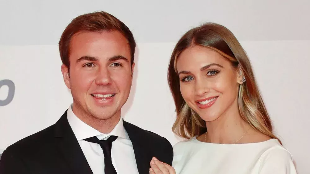 Verein gibt bekannt: Ann-Kathrin und Mario Götze erneut im Baby-Glück