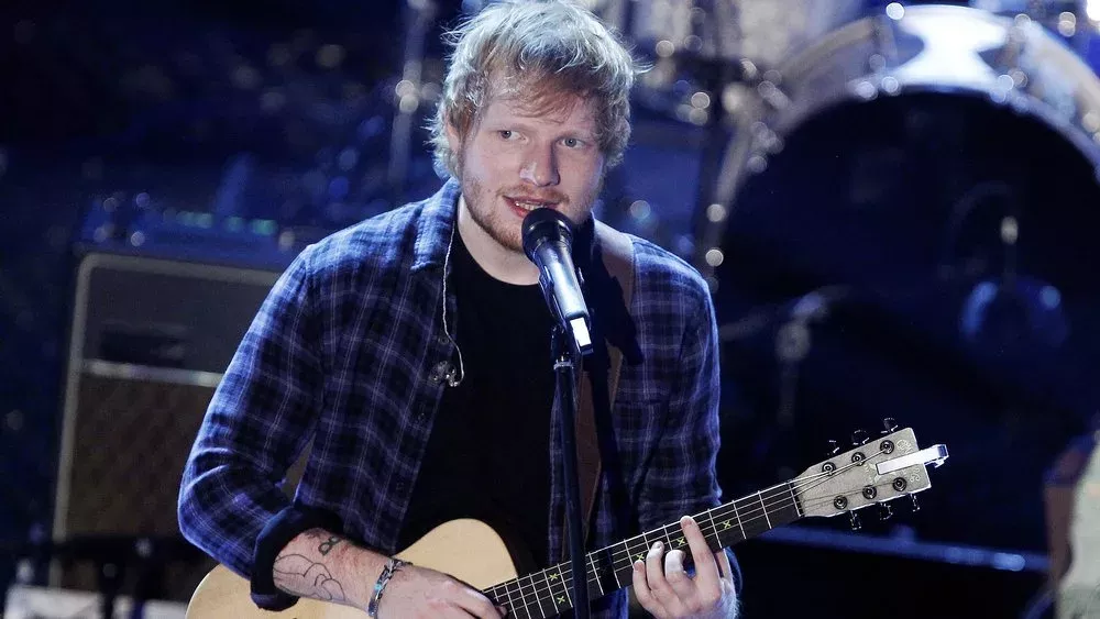 Ed Sheeran liefert sich erstaunliches Rennen um die Chartspitze