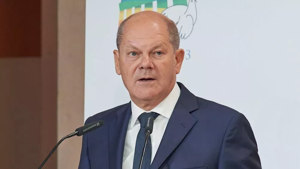 Nach Sportunfall: Bundeskanzler Olaf Scholz wieder ohne Augenklappe