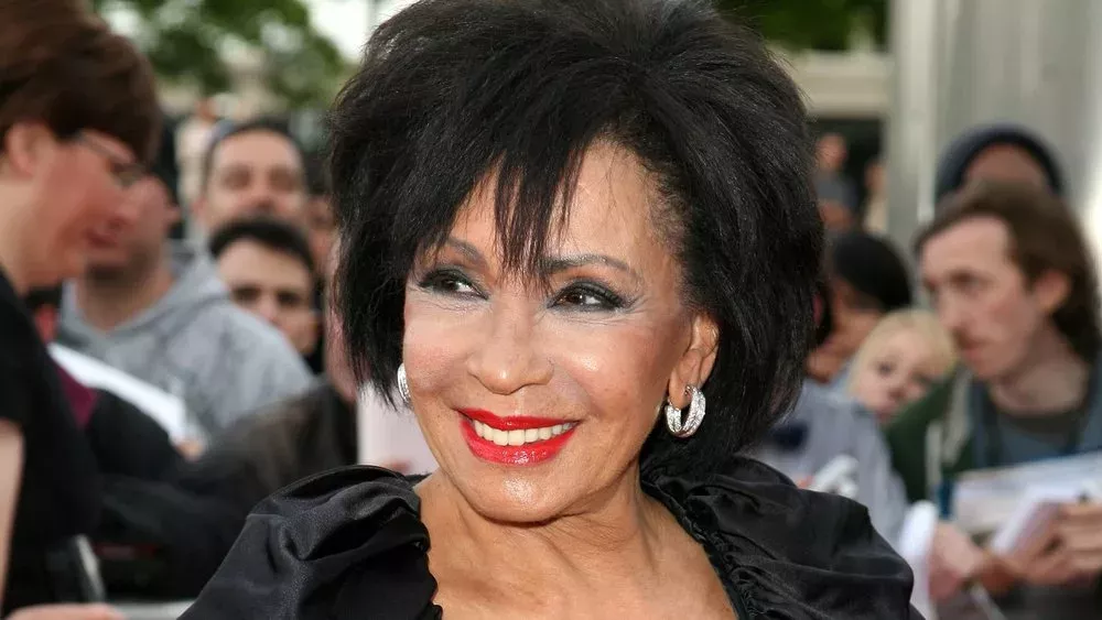 Legendäre Bond-Frau wird mit eigener Briefmarken-Kollektion geehrt