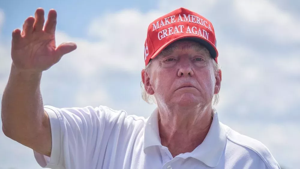 Donald Trump will Prozessbeginn auf April 2026 verschieben