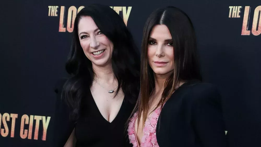 Ihre Schwester verrät: Sandra Bullock hat Bryan "wunderbar" gepflegt