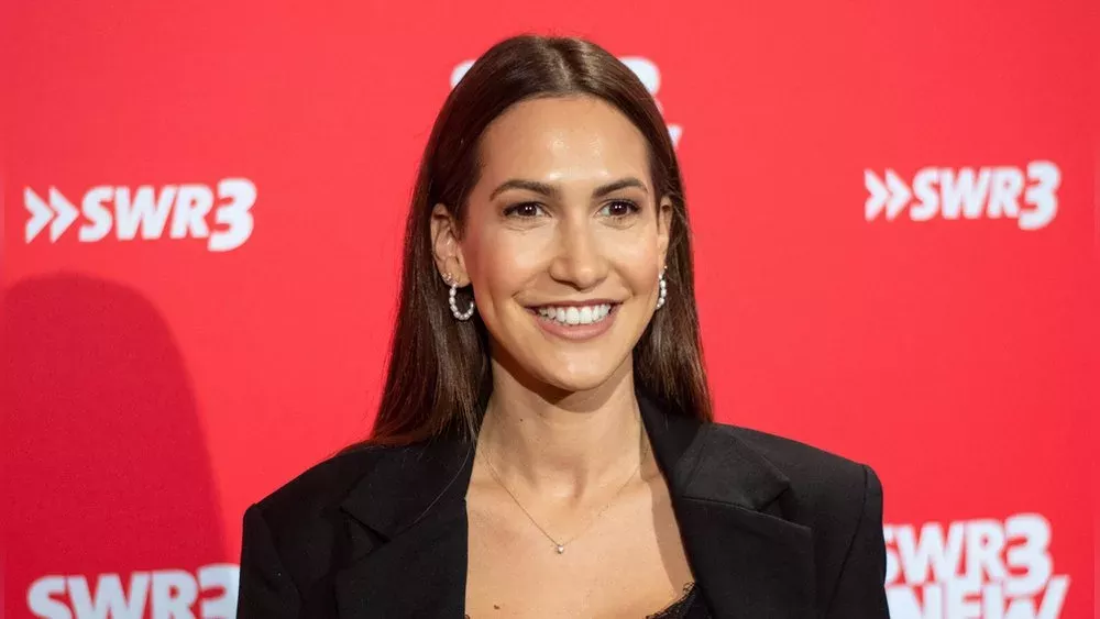 Ex-"Bachelor"-Siegerin Clea-Lacy Juhn ist verlobt