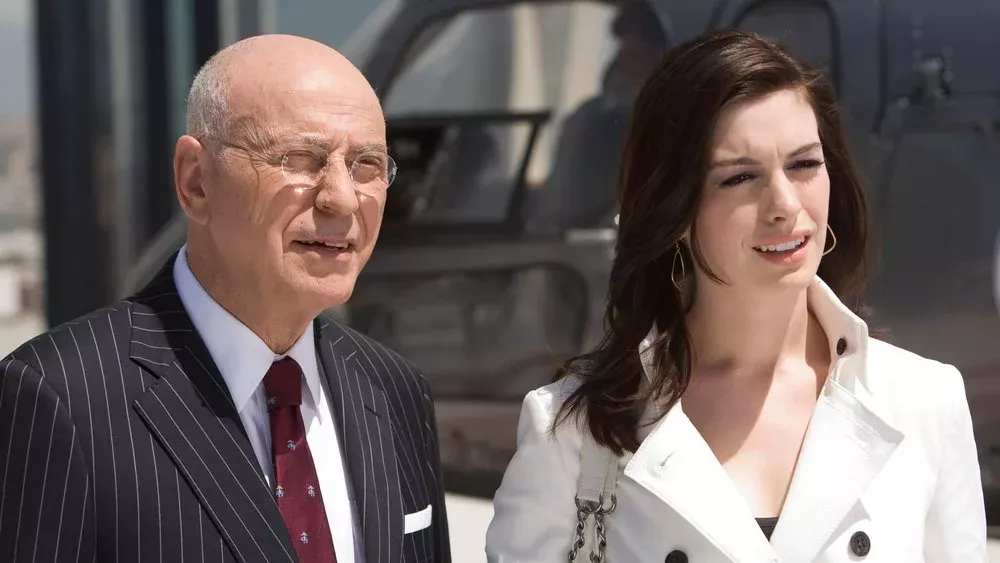 Alan Arkin war für Anne Hathaway "ein Juwel von einer Person"