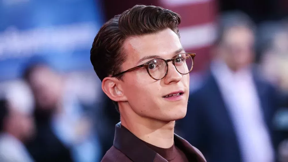 Tom Holland hängt mit seinen "Spider-Boys" im Gruppenchat ab