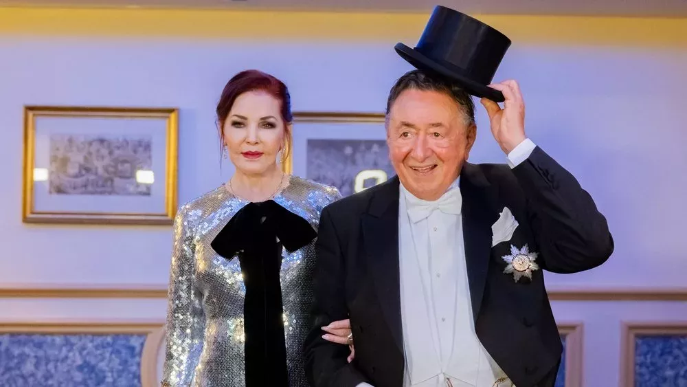 Priscilla Presley glitzert: Star-Auflauf beim Wiener Opernball