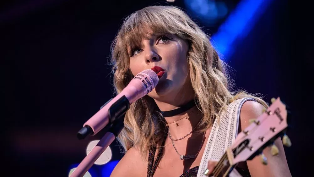 Taylor Swifts "The Eras Tour"-Konzertfilm mit weiteren Songs im Stream