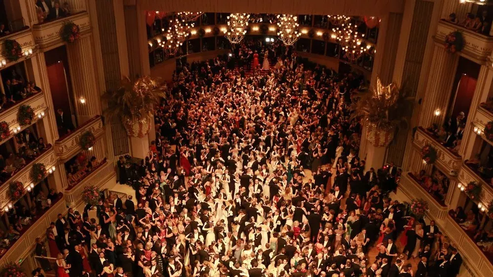 Wiener Opernball: Eitles Staatsgewalze im Dreivierteltakt