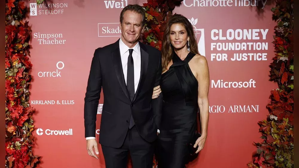 Cindy Crawford erinnert sich an ihre "perfekte Hochzeit" vor 25 Jahren