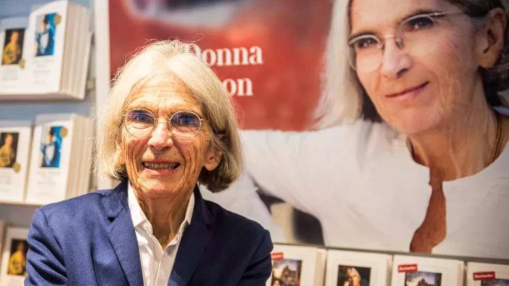 "Wie die Kommunisten": Donna Leon kritisiert Umschreiben von Büchern