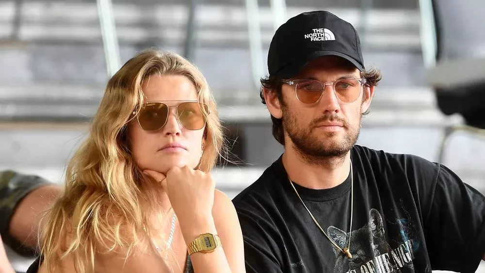 Toni Garrn gibt Scheidung von Alex Pettyfer bekannt