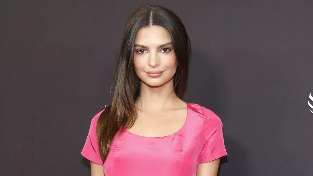 "So beschäftigt": Emily Ratajkowski denkt "nicht wirklich an Männer"