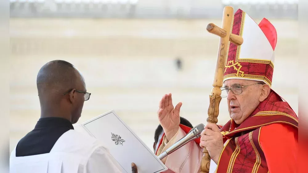 Papst Franziskus leitete Sonntagsmesse nach überstandener Bronchitis