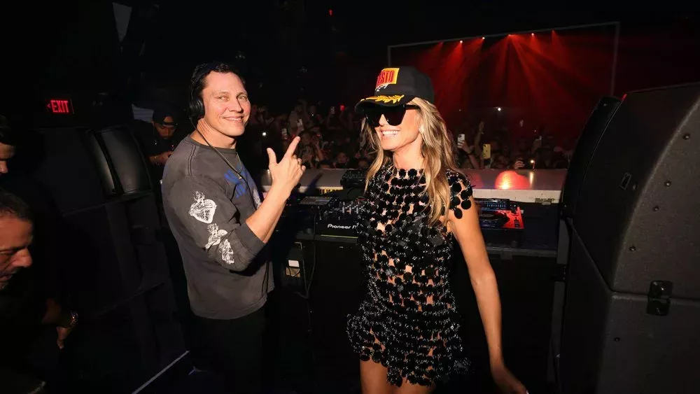 Heidi Klum feiert Release-Party mit DJ Tiësto und Karolína Kurková