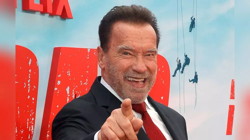 Nach Zoll-Eklat: Arnold Schwarzenegger kontert mit anzüglichen Witzen