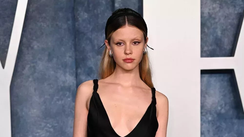 Schauspielerin Mia Goth wegen Gewalt am Filmset verklagt
