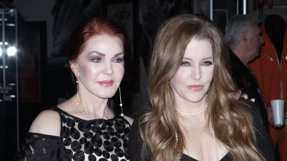 Priscilla Presley trauert: Lisa Marie in den Armen ihres Vaters