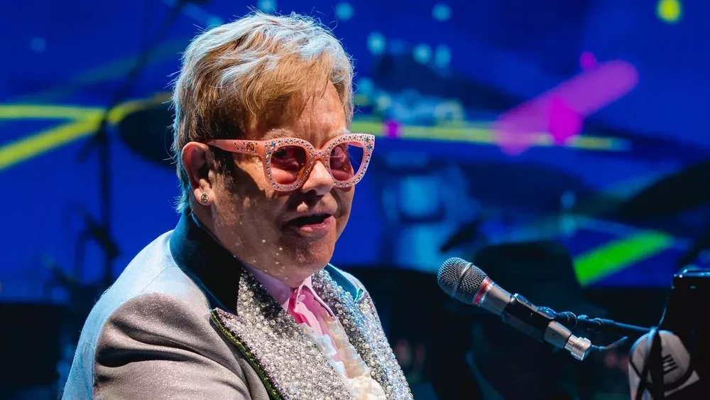 Viel Kunst: Elton John versteigert Inventar seines Hauses in Atlanta