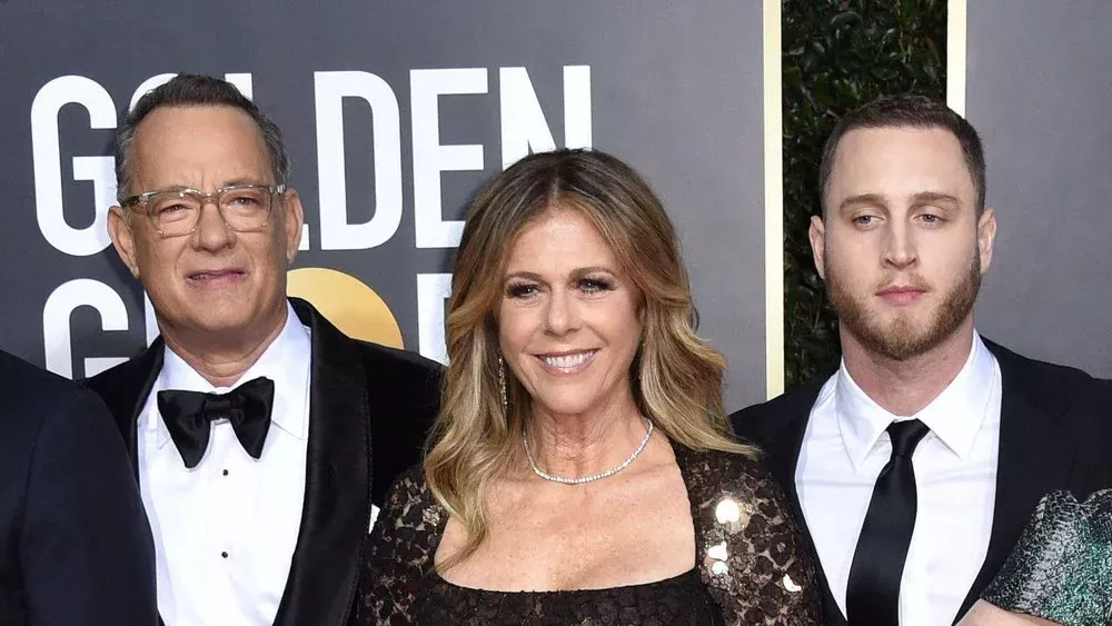 Tom Hanks posiert für seltenes Foto mit seinem Sohn Chet