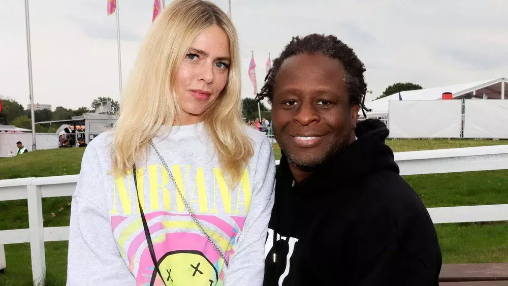 Antrag in Paris: Mola Adebisi und Adelina Zilai sind verlobt