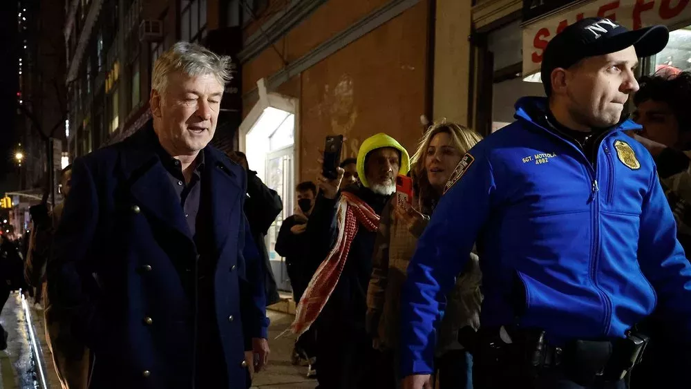 Alec Baldwin legt sich mit Pro-Palästina-Demonstranten an