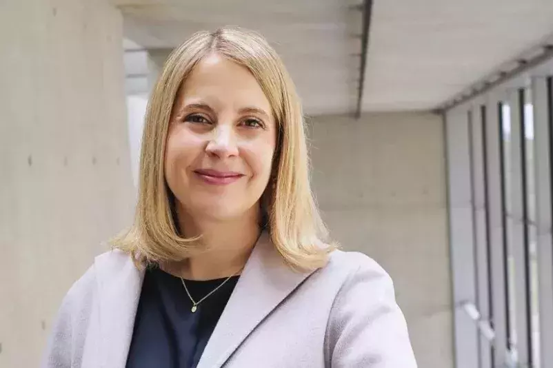 "Herzliche Grüße aus dem Mutterschutz" – Ministerin Verena Hubertz zeigt sich privat