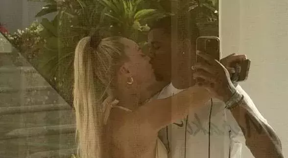 Alisha Lehmann & Montel McKenzie