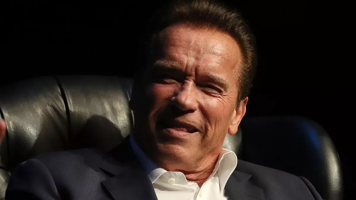 Arnie wirbt für die Selbstquarantäne - und holt sich tierische Unterstützung