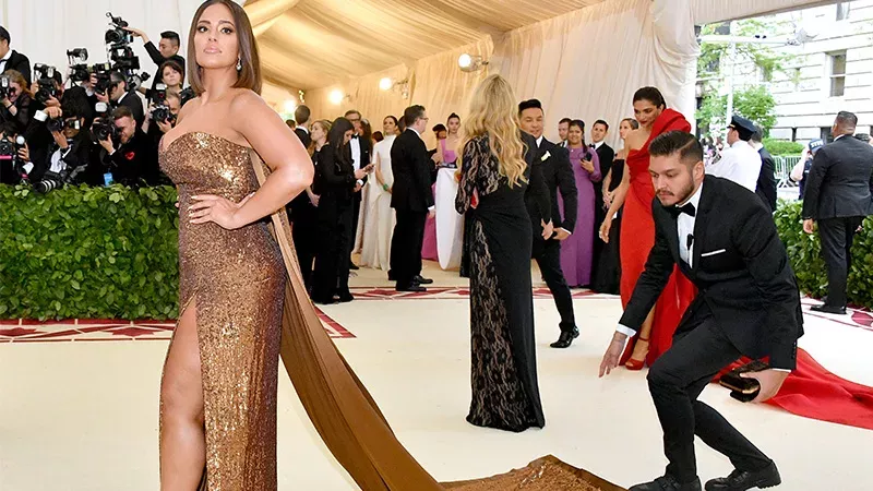 Ashley Graham zeigt sich ohne Make-up
