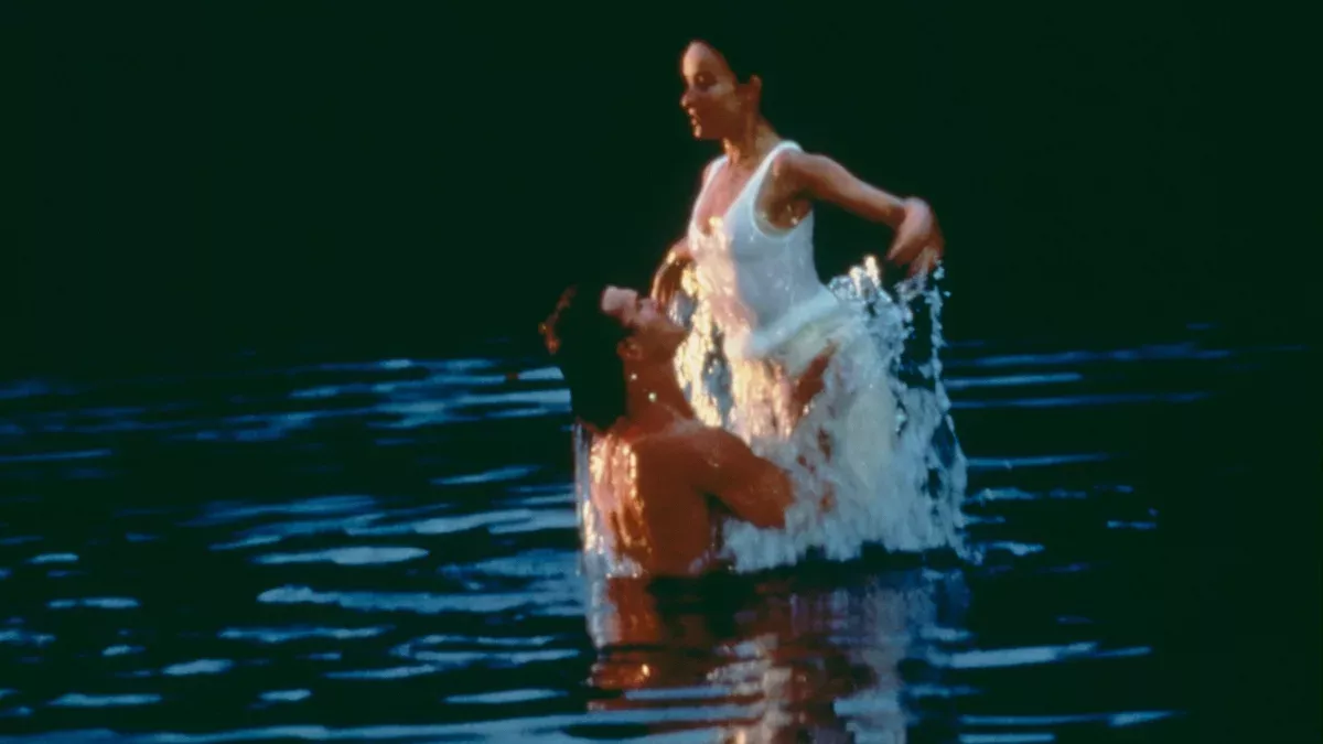 Berühmte Filmszene: Johnny und Baby tanzen im Wasser