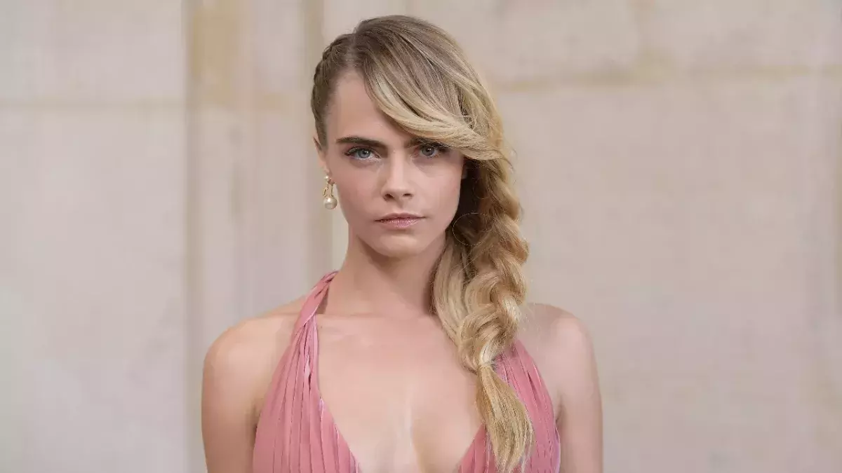 Cara Delevingne spricht über ihr erstes Mal