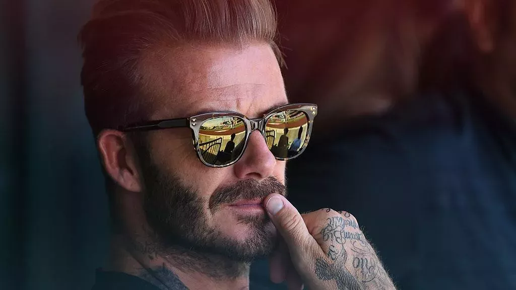 David Beckham im Pool mit Friends-Star