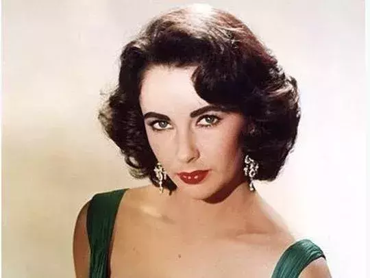 „Ich will nicht pünktlich zu meiner eigenen Beerdigung kommen“ Das außergewöhnliche Leben von Elizabeth Taylor