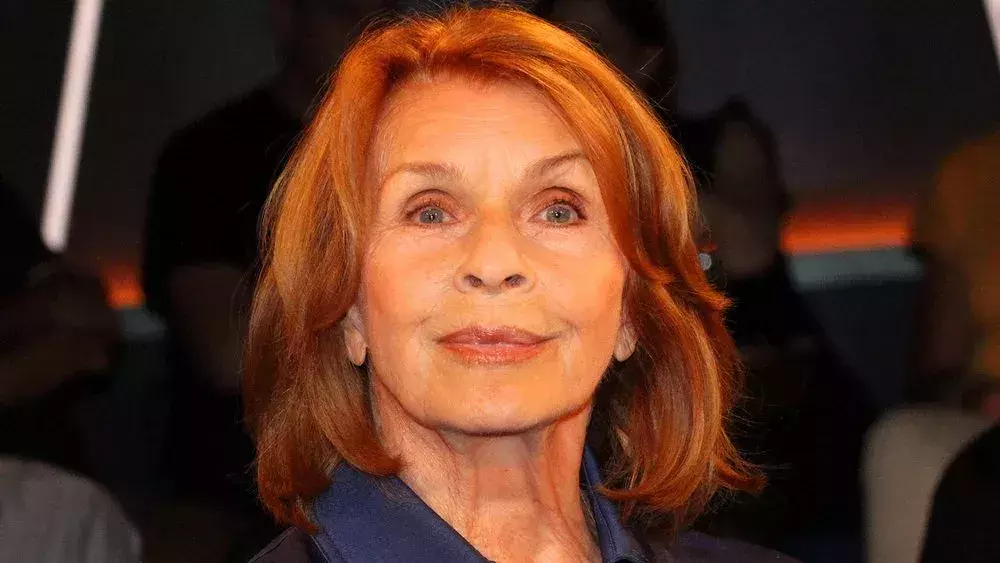 „Nicht gehen. Nicht stehen“: Senta Berger kämpft sich nach ihrem Bühnensturz zurück