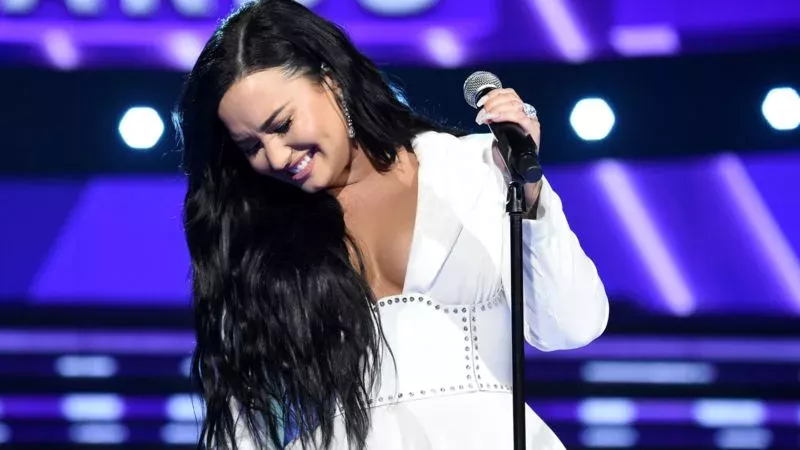 Demi Lovato in Tränen beim großen Comeback im Rahmen der Grammys