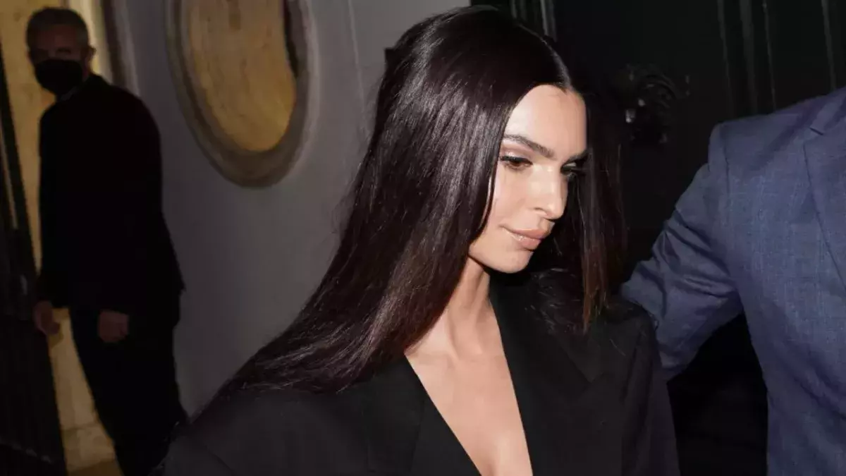 Emily Ratajkowski