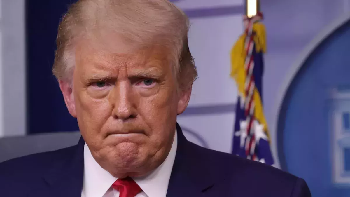 "Er hat mir einfach die Zunge in den Hals gesteckt!": Donald Trump wird des sexuellen Übergriffs beschuldigt