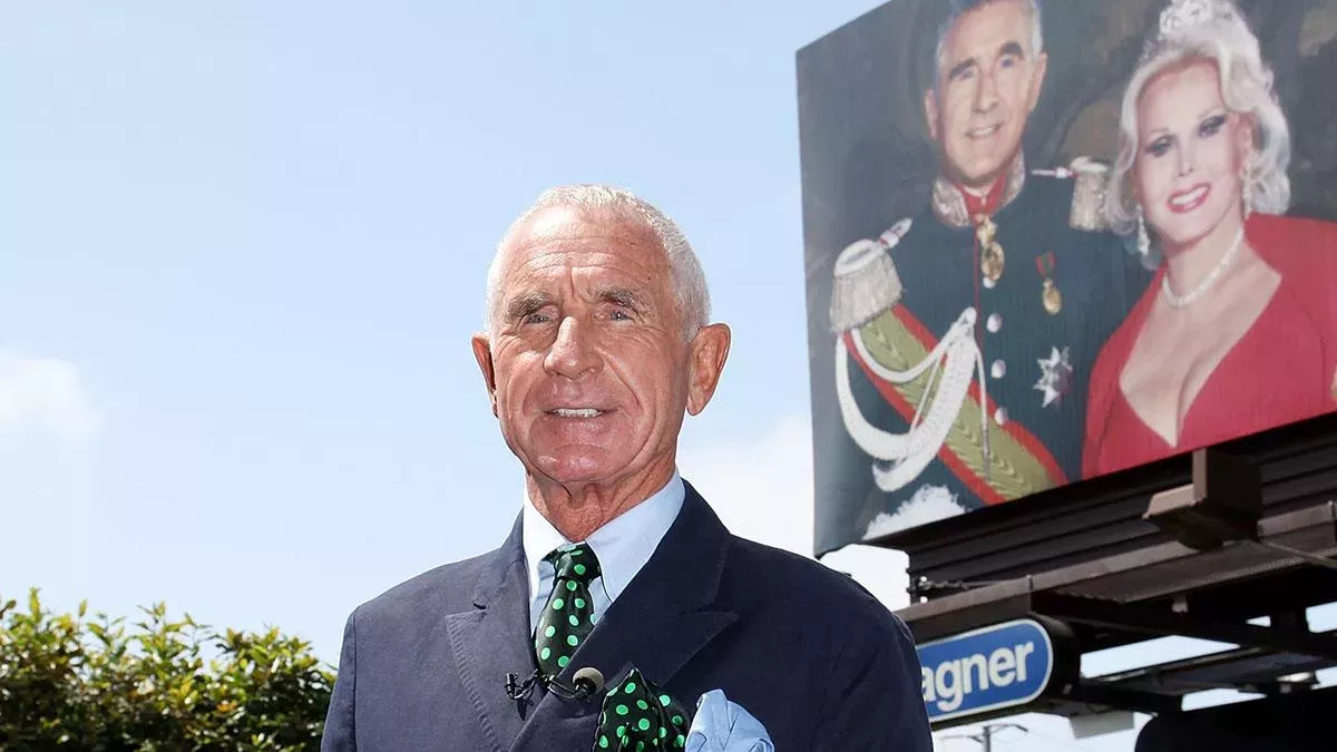 Frédéric von Anhalt geht mit Urne von Zsa Zsa Gabor auf letzte Reise 