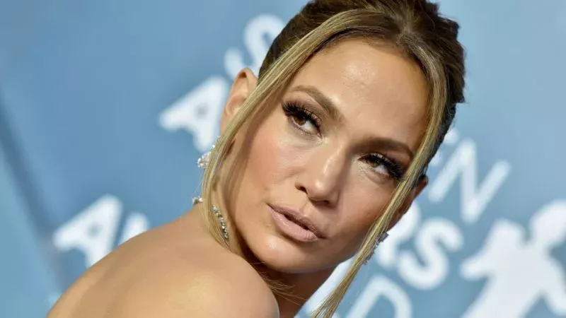 JLo ganz natürlich