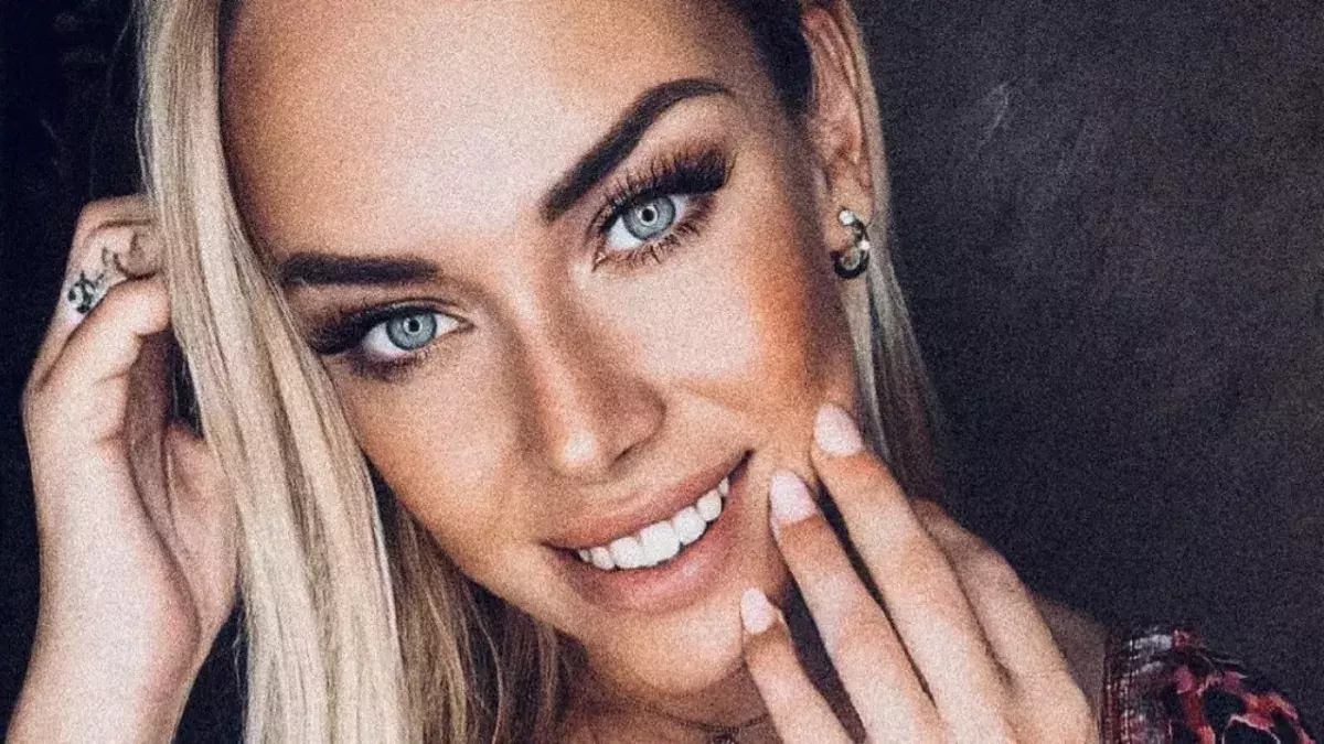 Neben ihrer Hochzeit plant Julia Holz auch ihre Beerdigung