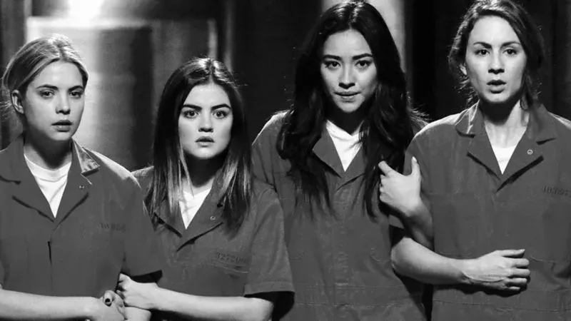 Riverdale-Drehbuchautor arbeitet an Reboot der Serie Pretty Little Liars!