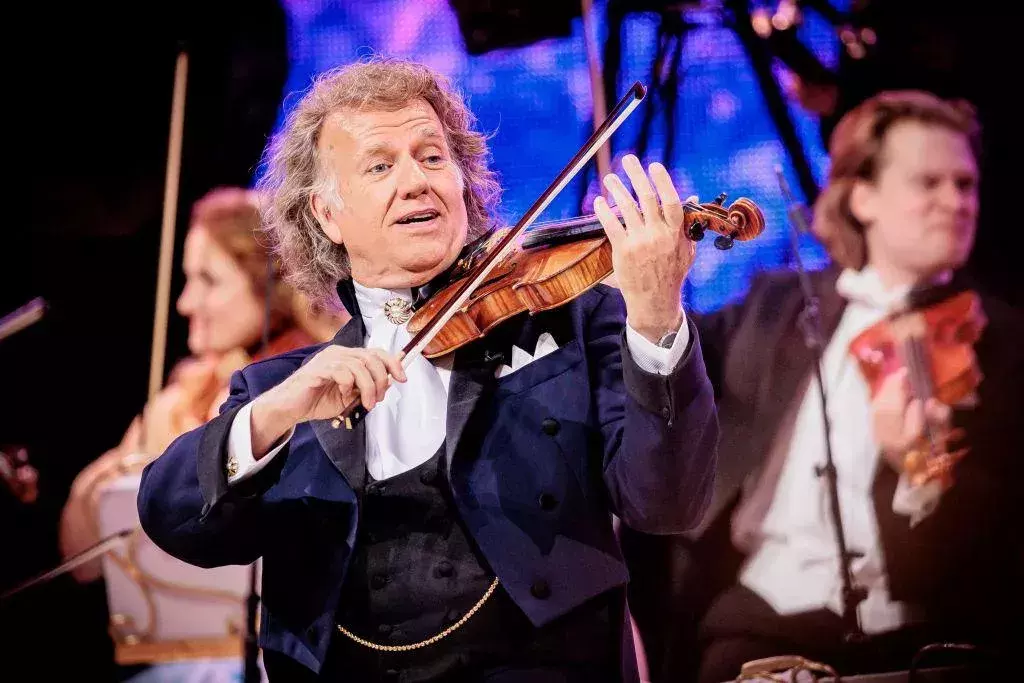 Wie bodenständig ist das Schlossleben von André Rieu wirklich?
