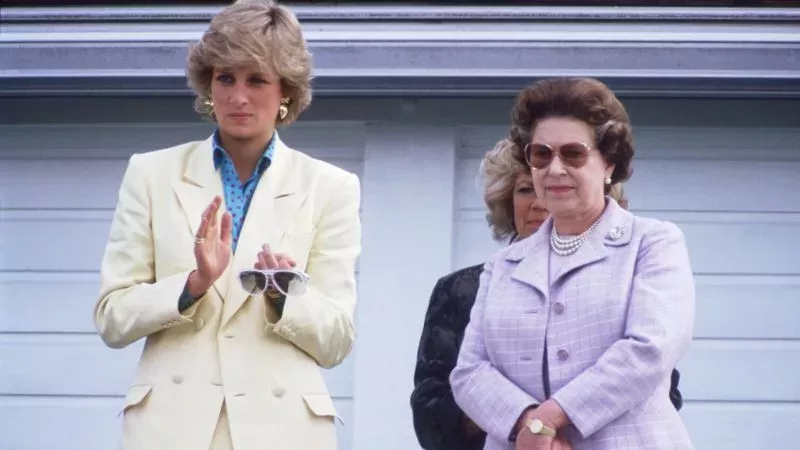 Aus diesem Grund fühlte sich die Queen von Lady Diana „bedroht“