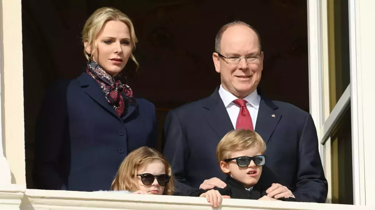Charlène von Monaco mit Fürst Albert und ihren Zwillingen